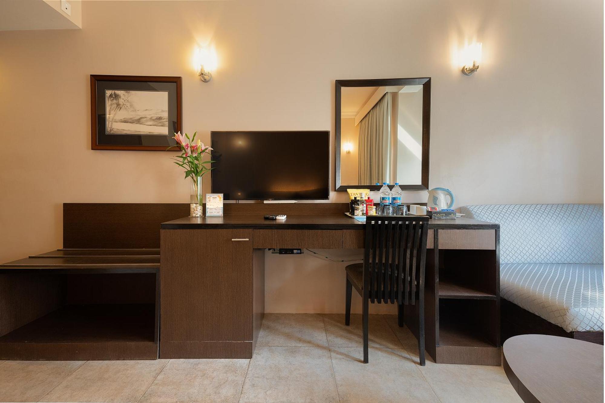 Whispering Palms Beach Resort Candolim Esterno foto