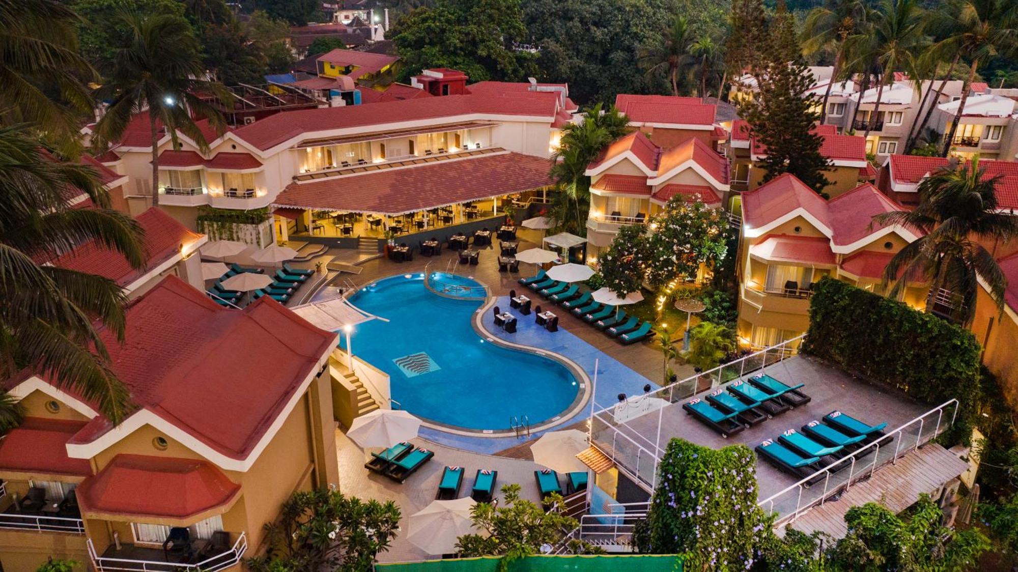 Whispering Palms Beach Resort Candolim Esterno foto